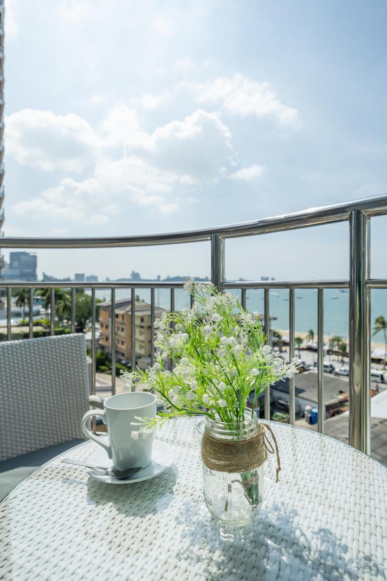 Pattaya Sea View Hotel - Sha Extra Plus Стая снимка
